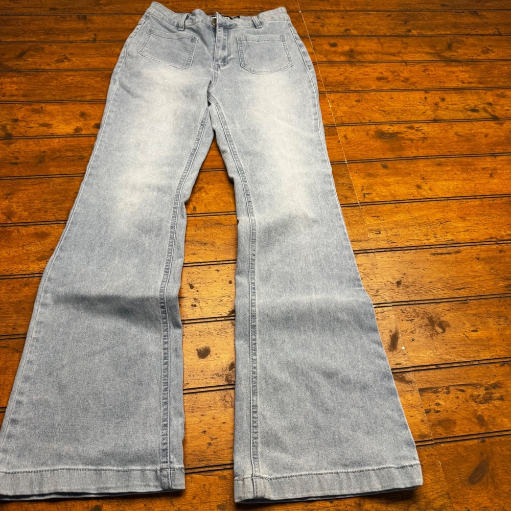 Dollhouse Y2K hippie Light Wash High Waisted Flare Jeans Size 9/10‎ 27x33